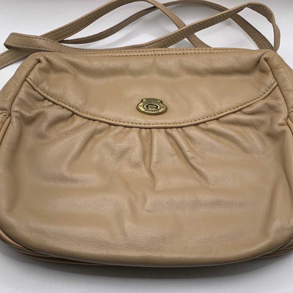 Small vintage Etienne Aigner purse tan